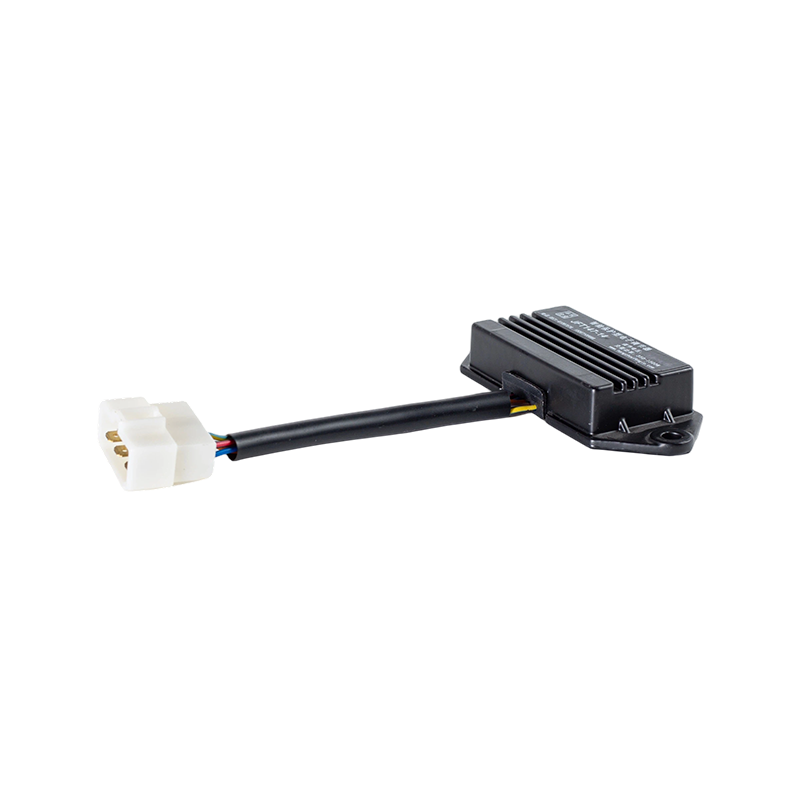 Régulateur électronique de système de charge de chariot élévateur industriel de surintensité de surtension à large tension IP65 DC12V